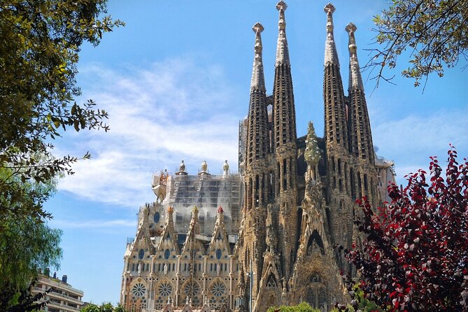 Gaudí and Modernism - Private Walking Tour - Passeig de Gràcia and the Bancs Fanals Lampposts You Shouldn’t Skip
