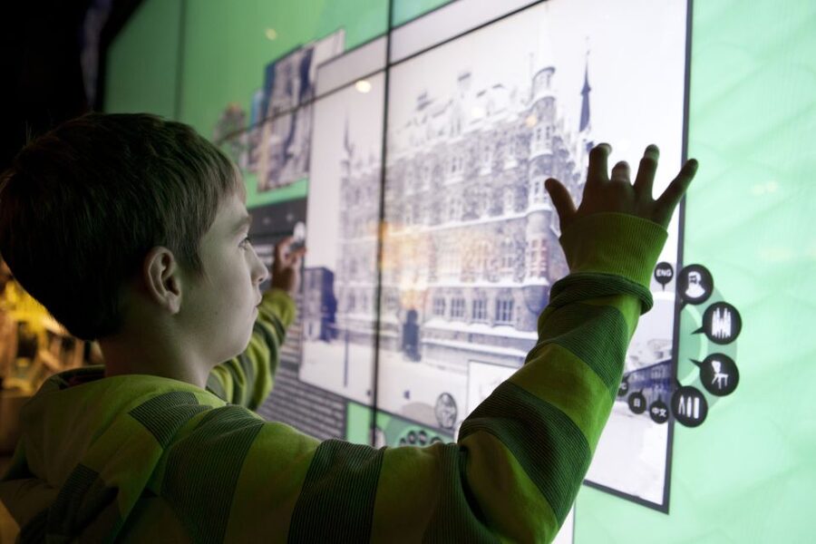 Gaudí Experiència Barcelona Admission Ticket - The 20-Minute 4D and AR Show: What You Actually Experience