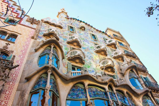 Gaudi Private Tour with Sagrada Familia & Park Guell Tickets - Private guide and air-conditioned vehicle: why it changes the experience