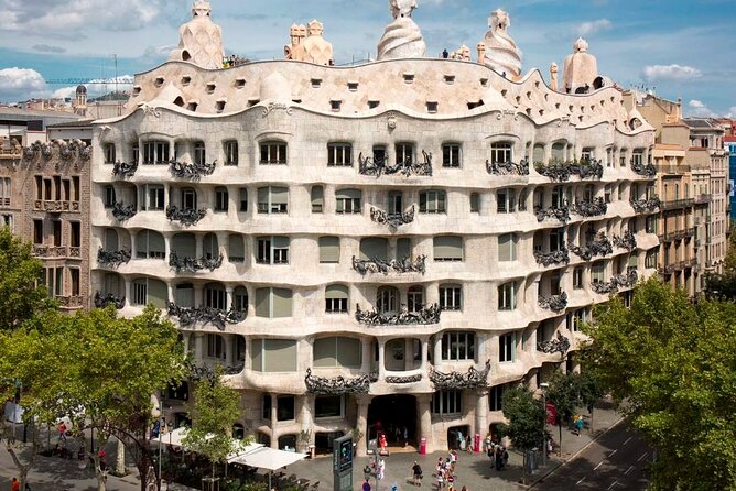 Gaudi Private Tour with Sagrada Familia & Park Guell Tickets - The 4-hour rhythm: how the day usually flows