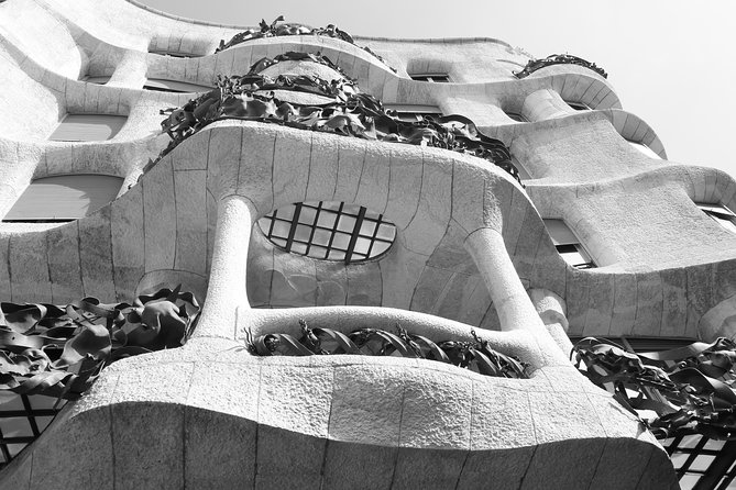 Gaudi's Casa Batlló and La Pedrera with Chocolate Tasting - Key reasons this tour is worth your time