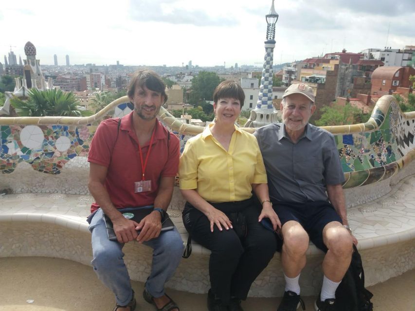Gaudi's legacy.Exclusive tour to Park Güell & Casa Batlló - Meeting point options: plan your start calmly