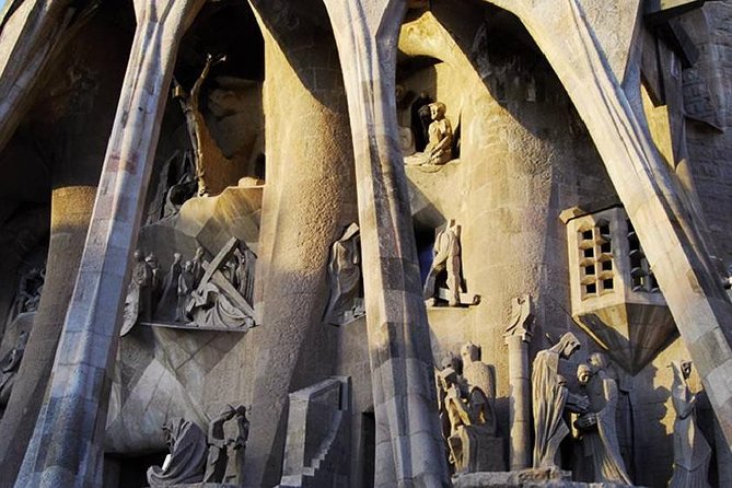 Gaudi's Modernist Legacy: Small Group Walking Tour - Domènech i Montaner and the student-teacher chain that shaped Gaudí