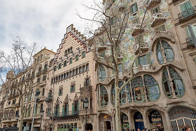 Gaudi & Sagrada Familia Donation-Based Tour in English - Why this Gaudí walking tour feels like good Barcelona value