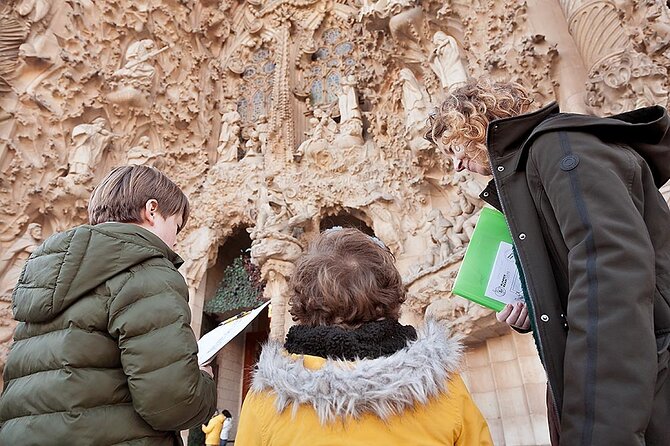 Gaudi & Sagrada Familia Donation-Based Tour in English - Casa Milà, La Pedrera: seeing the rooftop logic from the street