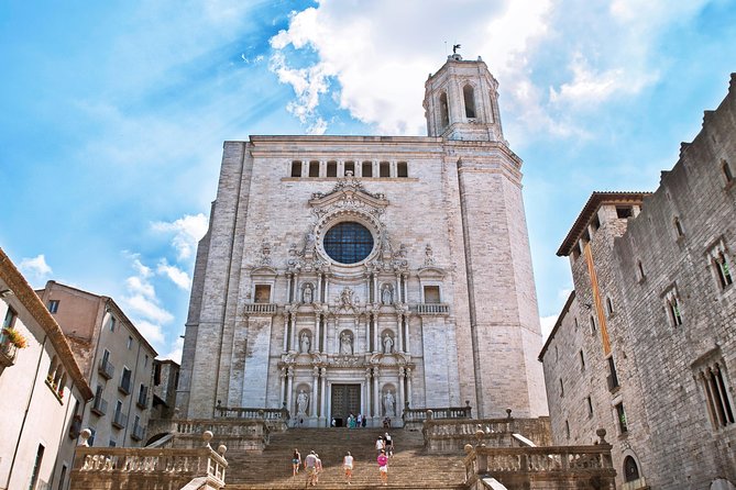 Girona & Dali Museum Small Group Tour with Pick-up from Barcelona - Key Points Before You Go