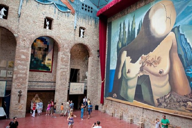 Girona & Dali Museum Small Group Tour with Pick-up from Barcelona - Figueres and the Dalí Theatre-Museum: Why a Guided Visit Helps