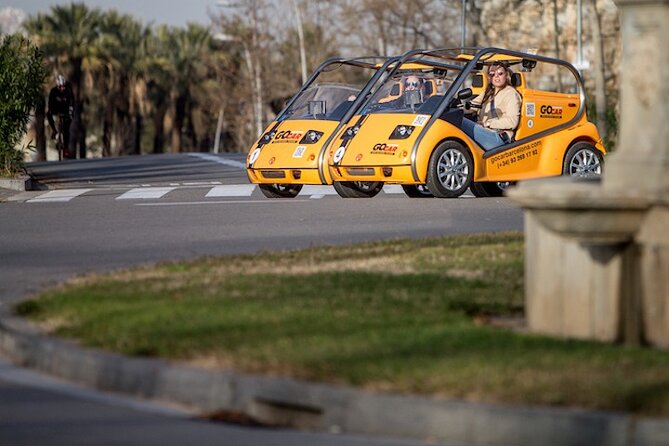 GoCar Discover Gaudi - Casa Calvet, then Arc de Triomf: a change of pace inside the loop