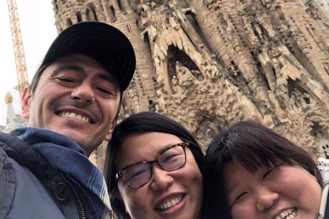 Golden Hour in Gaudi's Sagrada Familia with expert Guide - Should you book this Golden Hour Sagrada Familia tour?