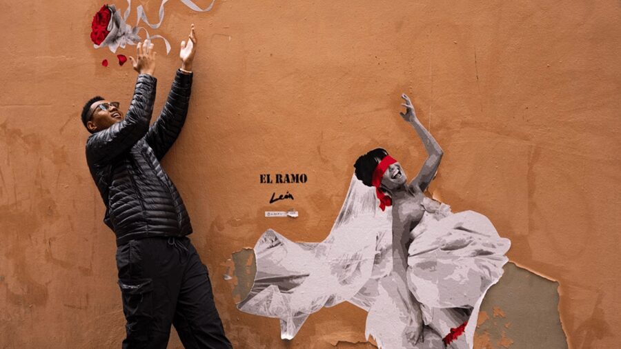 Gothic Quarter and Born District: Photographic Workshop - Placing You at the Political Crossroads: Sant Jaume and del Rei