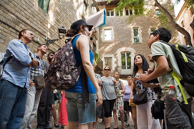 Gothic Quarter Donation-Based Walking Tour in English - Placa del Rei and Santa Maria del Mar: medieval royalty, then a soaring church