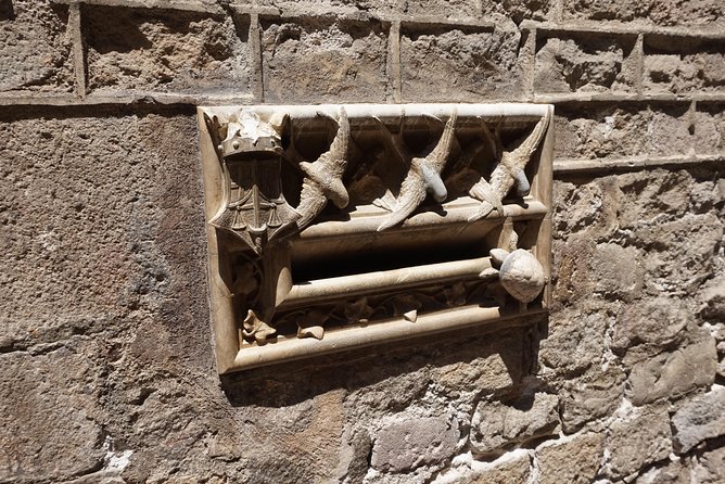 Gothic Quarter Insights & Tapas Experience - Plaça Sant Felip Neri: a tiny square with serious street history
