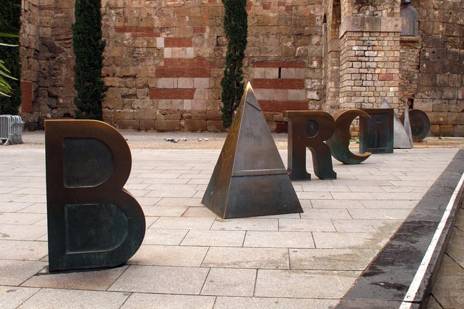 Gothic Quarter Insights & Tapas Experience - Plaça del Pi and the artisan squares around a Gothic basilica