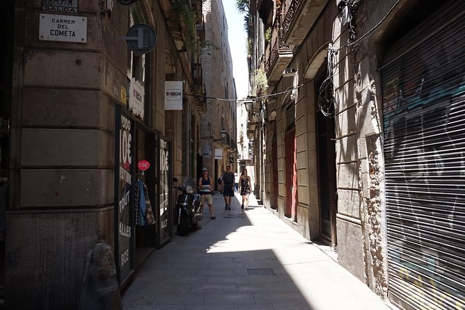 Gothic Quarter Insights & Tapas Experience - Plaça del Rei: the medieval royal palace pocket of calm