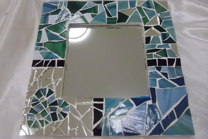 Guided Gaudí’s Trencadís Mosaic Workshop in Barcelona 4 Hours - How the 4 hours are paced, and what happens before you start breaking tiles