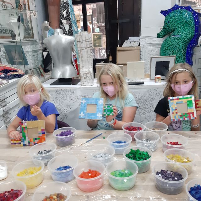 Guided Gaudí’s Trencadís Mosaic Workshop in Barcelona - Picking your project: photo frames, boxes, and Gaudí-inspired shapes