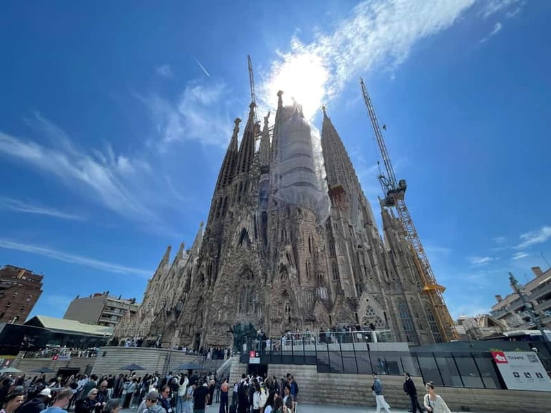Guided Tour of Sagrada Familia - Gaudi's dream - Step into Gaudí’s dream in 1.5 hours