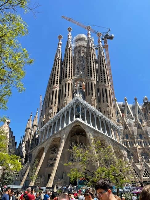 Guided Tour of Sagrada Familia - Gaudi's dream - Skip-the-line entry, but keep an eye on timing and security