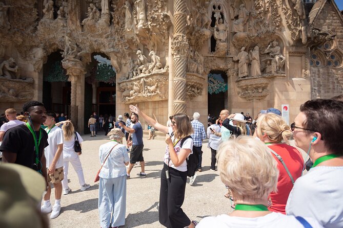 Guided Tour Sagrada Familia and Park Guell - Group Size, Hearing the Guide, and Guide Quality