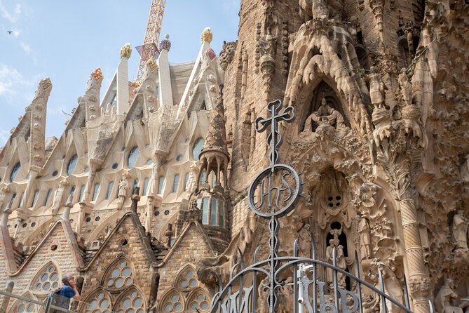 Guided Tour Sagrada Familia and Park Guell - Meeting Points Can Be Tricky, So Confirm Your Exact Spot