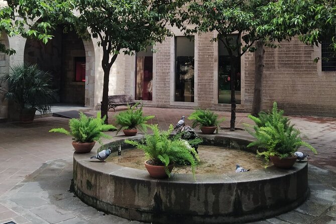 Hidden Barcelona - Placa del Rei: Where Royal History Meets the Dark Stuff