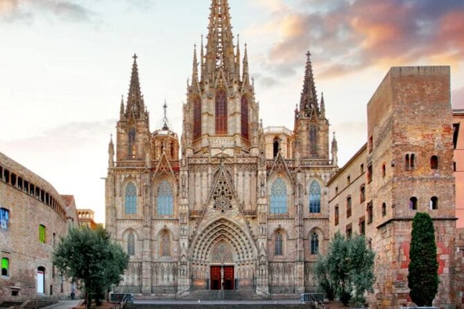 Hidden Gems of Barcelona - Old Town - Santa Maria del Mar and Palau de la Generalitat: faith and government in walking distance