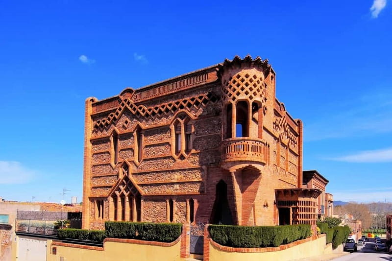 Highlights Guided visit to Gaudi's Crypt and Colonia Güell - The interpretation centre: your short primer before and during the visit