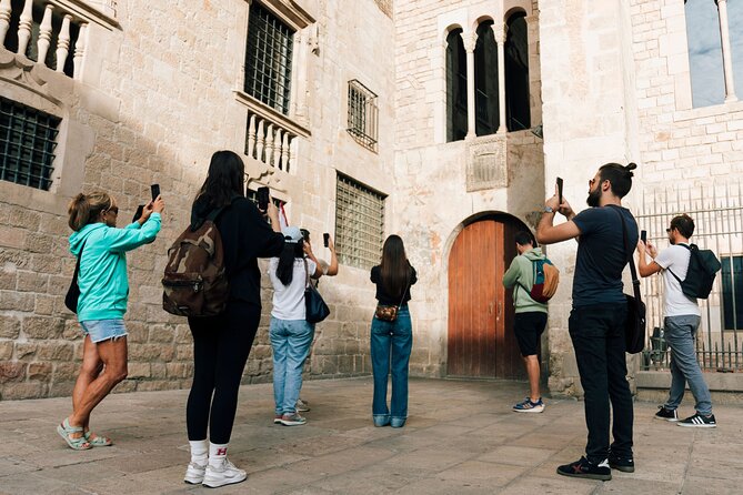 HistARy: Guided tour of the Gothic Quarter with Augmented Reality - Pont del Bisbe: a famous bridge with dark legend energy