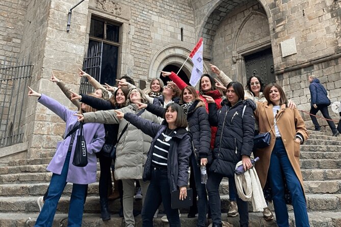 HistARy: Guided tour of the Gothic Quarter with Augmented Reality - Plaça de Sant Felip Neri: reading marks on a wall