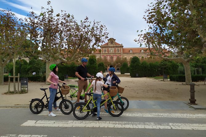Historical Barcelona E-bike Guided Tour - Arc de Triomf and Parc de la Ciutadella to start easy