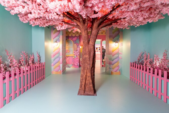 House of Candy: The Sweetest Experience in Barcelona - Candy Studio Photo Booths: Where the Best Shots Come From