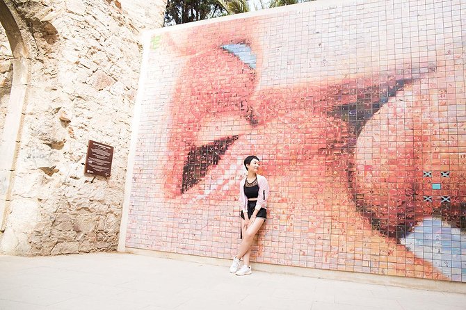Instagram Photoshoot Tour in Barcelona - The Morning Route: From Pla de la Seu to Sagrada Familia