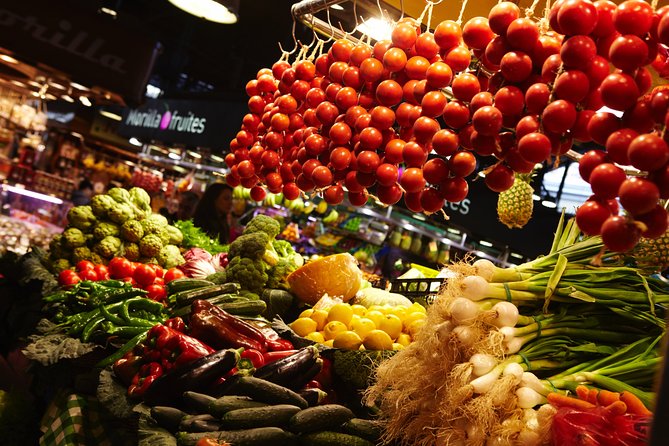 Interactive Paella & Market: Bottomless Wine & Rambla Views - The Market Stop at Boqueria: Learn What to Buy Before You Cook