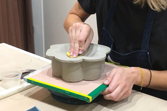 Introduction to Artisan Ceramics - Step-by-Step Clay Time: From Apron On to Textured Decoration