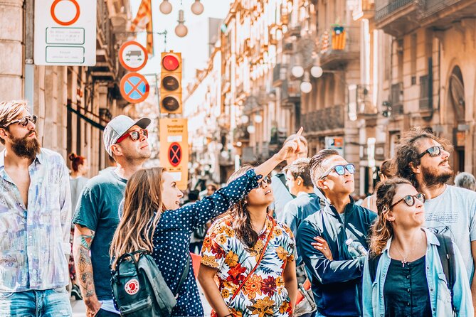 Introduction to Barcelona's Old Town Gothic Quarter Walking Tour - Getting oriented fast: from Edifici de Correus to Santa Maria del Mar