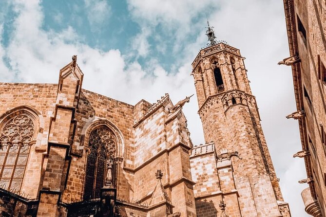Introduction to Barcelona's Old Town Gothic Quarter Walking Tour - Plaça de Sant Jaume to Plaça Reial: politics, then a lively finish