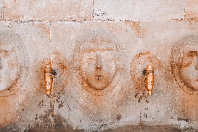 Introduction to Barcelona's Old Town Gothic Quarter Walking Tour - Price and who this tour fits best