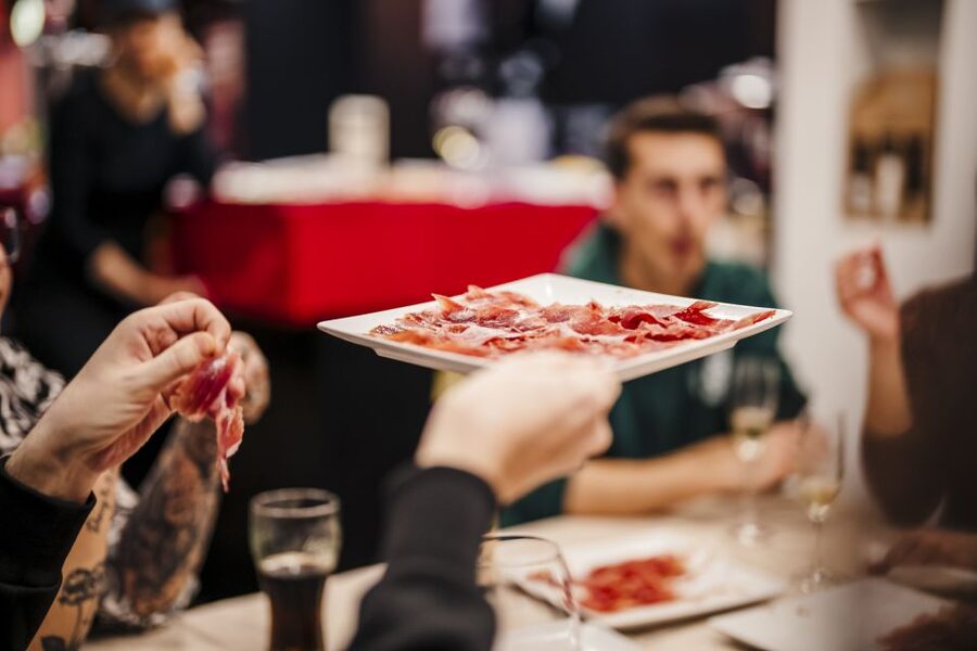 Jamón Experience Master Plus: Ham, Wine & Cheese Tasting - What the Experience Feels Like During the 90-Minute Flow