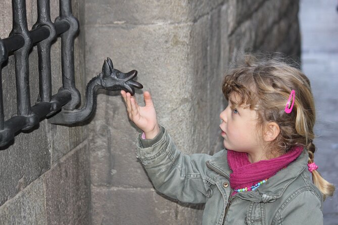 Kids & Family Private Guided Dragon Tour in Barcelona - Why This Dragon Tour Works in Barcelona’s Old Streets