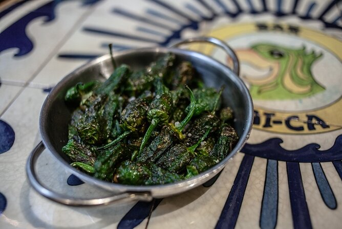 La Barceloneta Tapas & Wine & Drinks Tour in Barcelona - Stop 3 Bar Jai-Ca: tortilla, pa amb tomàquet, padrón peppers