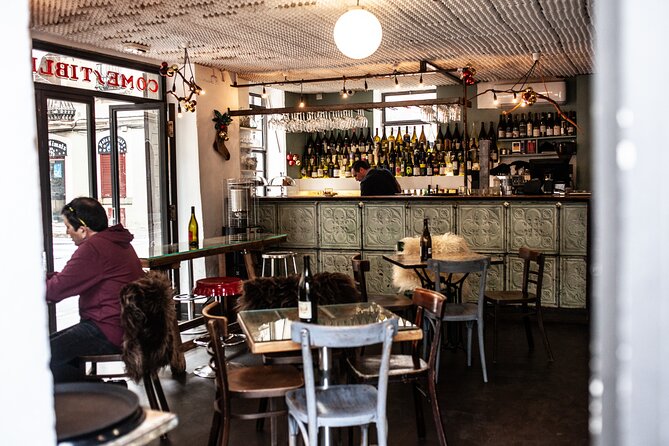 La Barceloneta Tapas & Wine & Drinks Tour in Barcelona - Drinks with tastings: vermouth energy and a wine-focused theme
