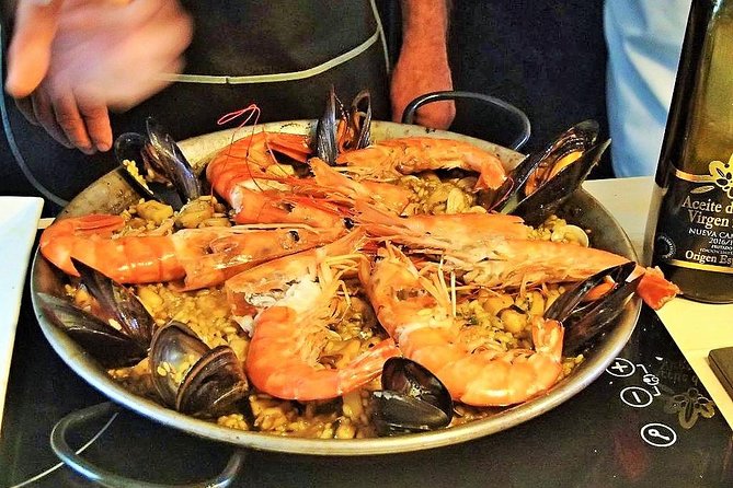 La Boqueria Market and Paella Cooking Class in Barcelona - Meeting at Pl. Reial, Then Toward Las Ramblas and the Mercat