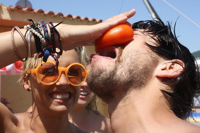 La Tomatina Day Trip from Barcelona with Ticket & Party Access - Tips for Dressing and Staying Comfortable When Tomatoes Attack