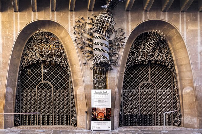 Life of Gaudi and Architectural | Walking Tour | 2h - Casa Batlló: why natural forms and ruled geometry actually show up