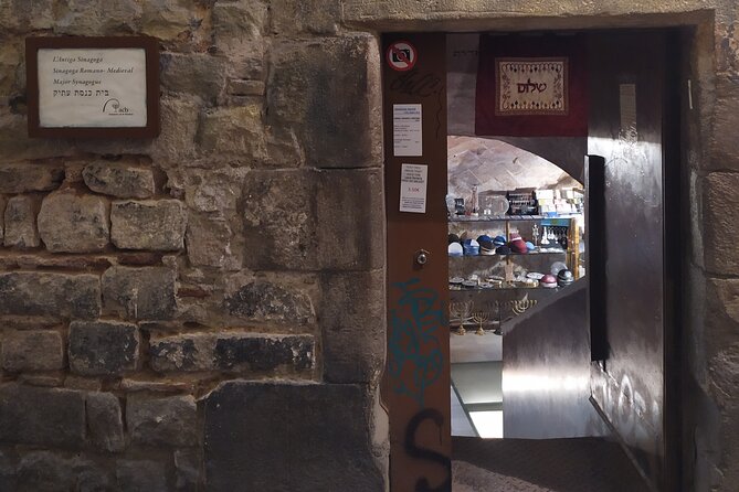 Luca’s Hidden Old Barcelona: the Gothic and El Born Tour - Stop 3: Catedral de Barcelona (Outside Only)