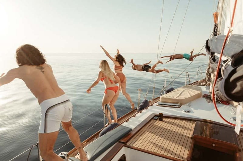 Luxury and exclusive sailing tour with private service - Key points to know before you go