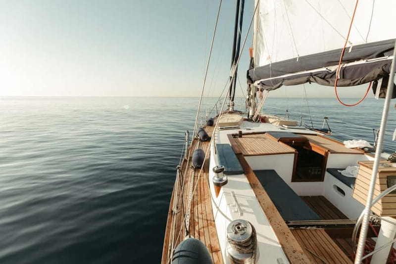Luxury and exclusive sailing tour with private service - Sailing time, skyline views, and the sea-level perspective