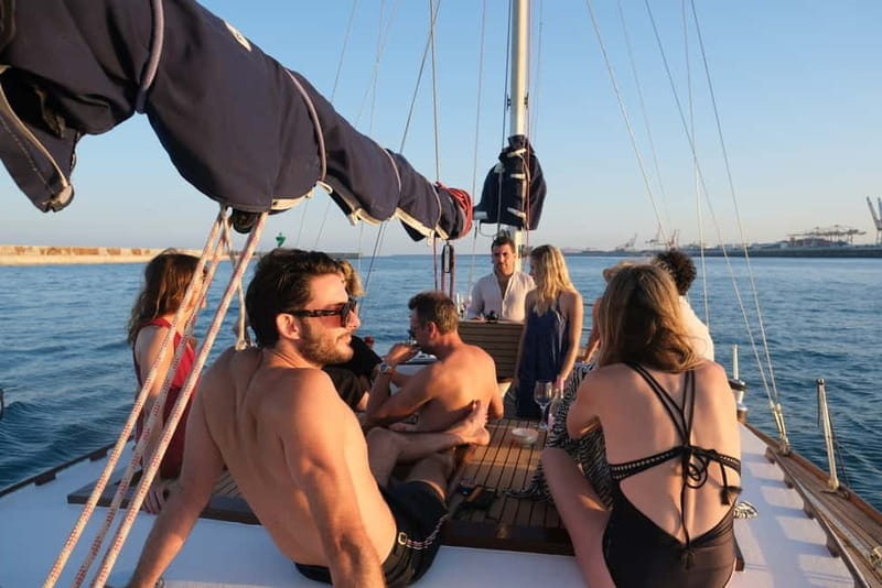 Luxury and exclusive sailing tour with private service - Drinks, cava, picoteo, and BBQ: how to plan your food day