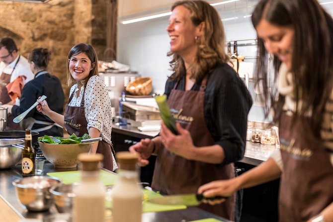 Market Gourmet Visit and Spanish Culinary Experience in Barcelona - Should you book the Cook&Taste market-to-kitchen class?