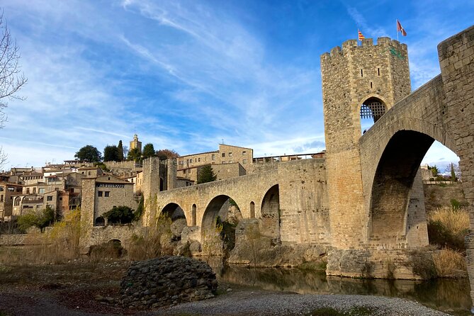 Medieval Towns and Nature Parks Exclusive Trip with Pickup - Stop One: A Quick Barcelona Look Before the Countryside